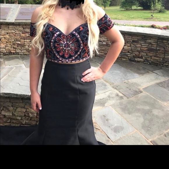 Vienna Prom Dress - Picture 2 of 8